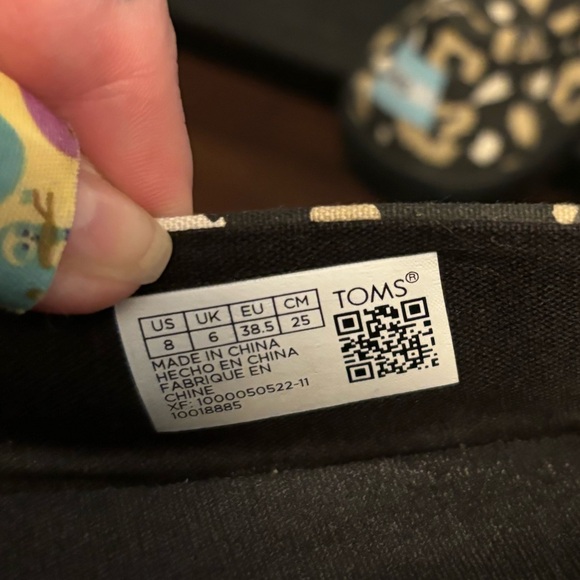 Tom’s size 8 leopard print - Picture 3 of 4